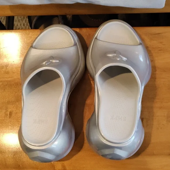 SFMK Compass Wave Hi-heel(Platform) Bumper Sandals Size 37 Silver With Dust Bag - Picture 6 of 12